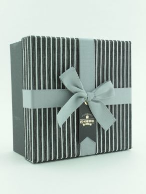 Коробка подарочная квадратная 9х17х17 (черный, 8305-38)