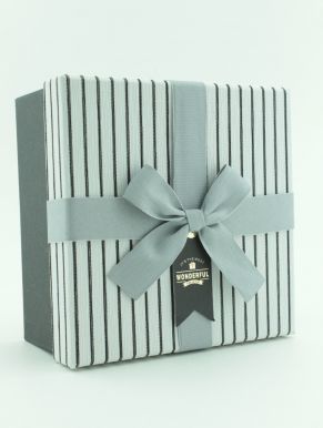 Коробка подарочная квадратная 12х20х21 (белый, 8305-38)