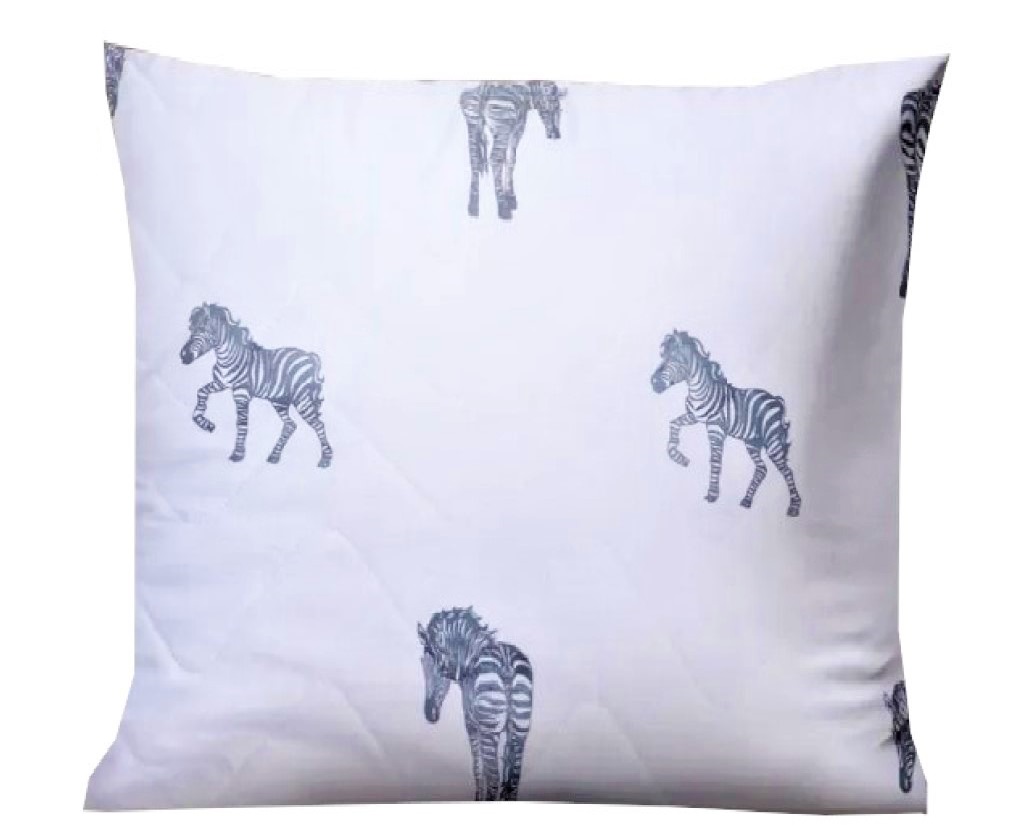 THE ДОМ подушка микрофибра зебра бамбук скрутка 70*70см П/282