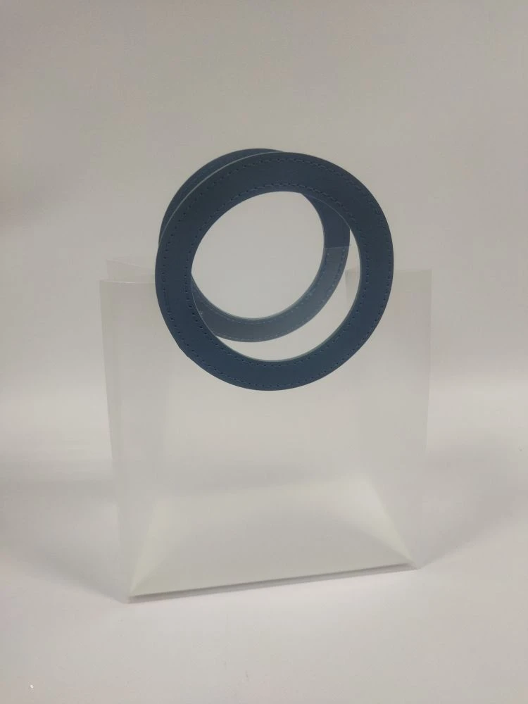 Пакет подарочный пластиковый 21*10*22см с круглой ручкой EJ25246