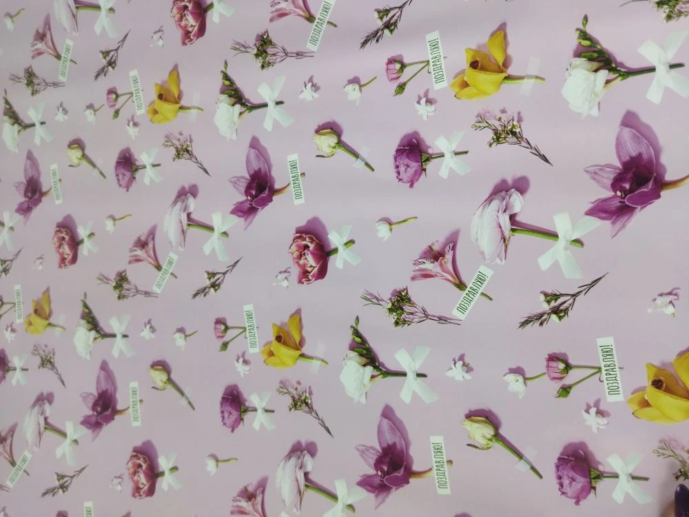 Бумага упаковочная 100*70см цветы на розовом 89262